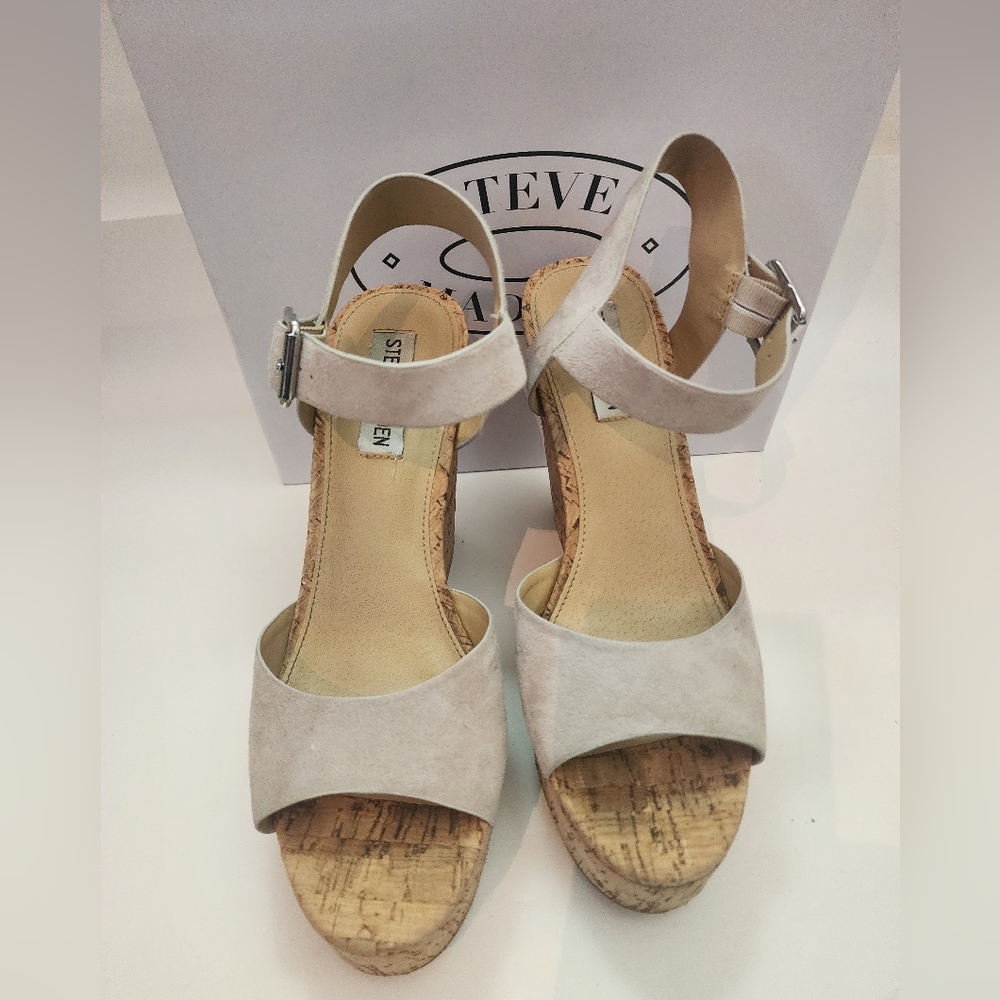 STEVE MADDEN Jess Bone Suede Wedge Heel Size 8